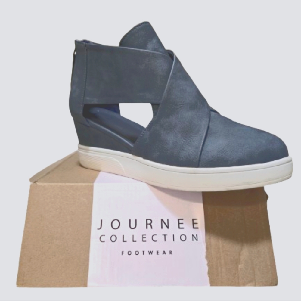Journey Collection Seena Wedge Bootie Ankle Zipper,  10US